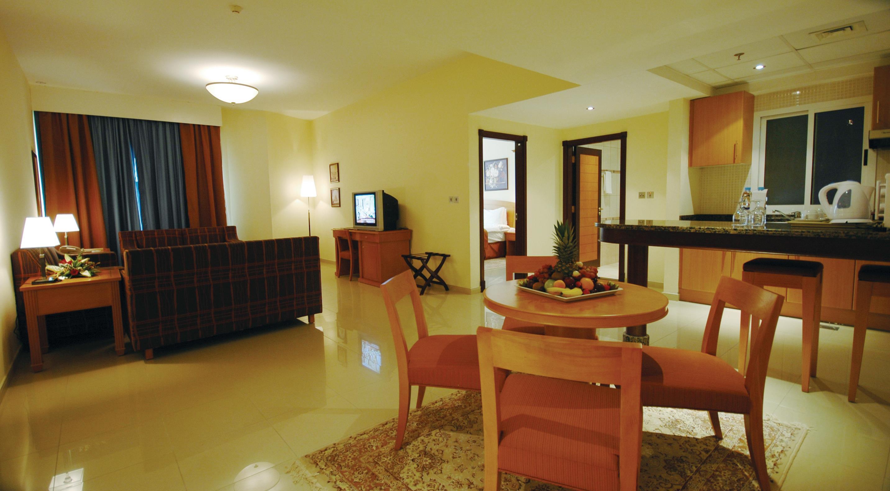 Golden Tulip Sharjah Aparthotel Bagian luar foto
